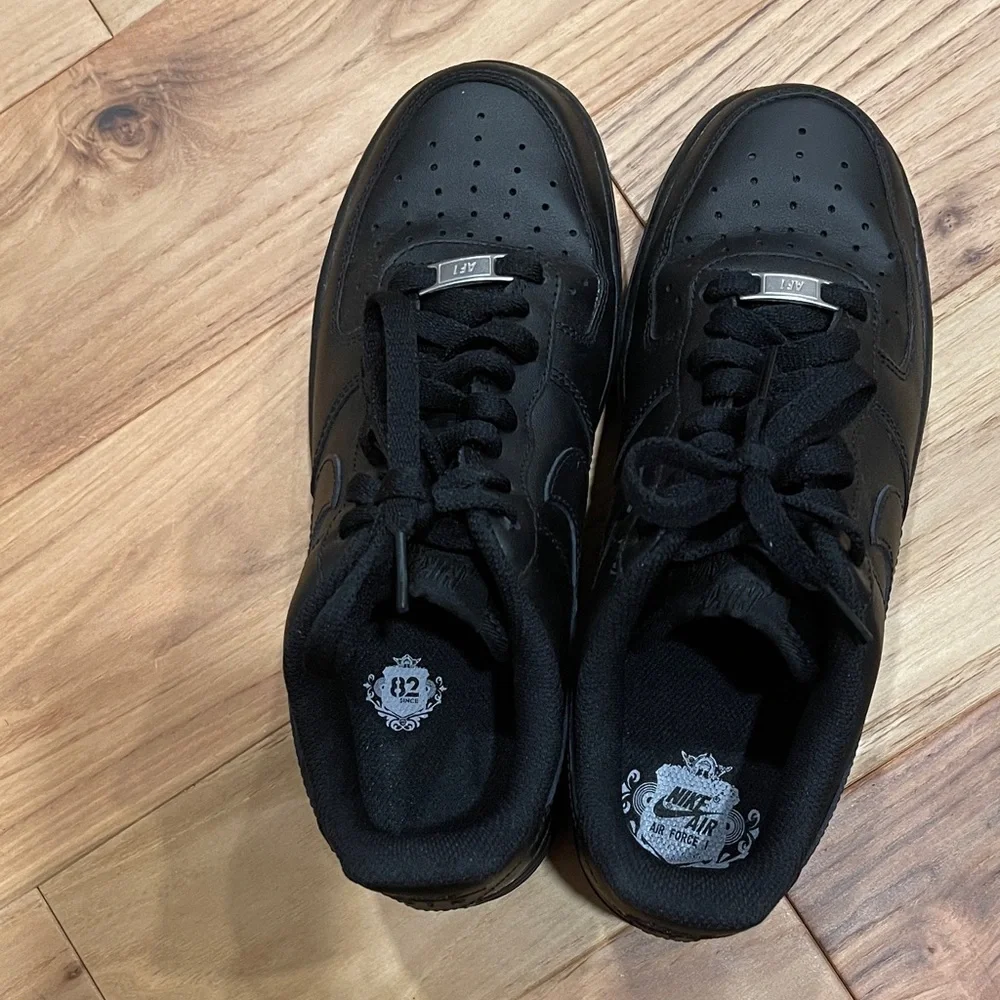 Nike Air Force 1 Black Women's Sneakers - Picture 3 of 7